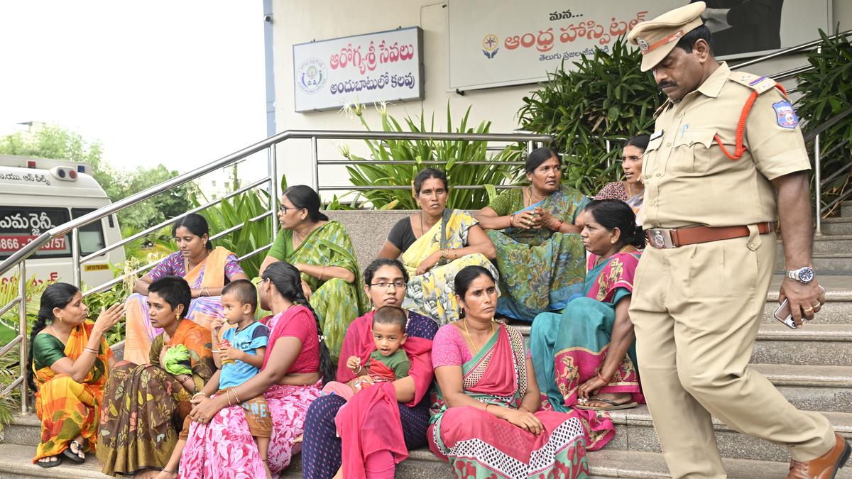 One dead, 15 injured as hot mortar falls on them at private cement factory at Jaggaiahpet in Andhra Pradesh